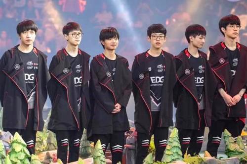 相较之下 相较之下